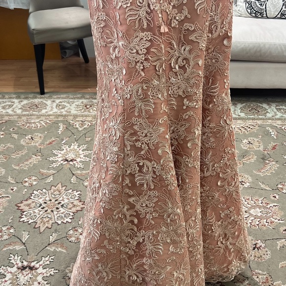 Women Dress - Picture 4 of 4